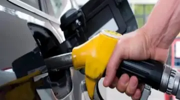 مطالب برلمانية بخفض البنزين جنيهين.. وخبراء يتساءلون: هل تستجيب الحكومة؟